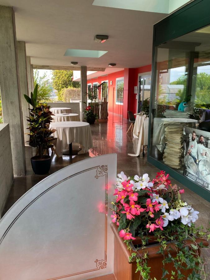 Hotel Cinzia Ristorante Christian E Manuel Vercelli Dış mekan fotoğraf