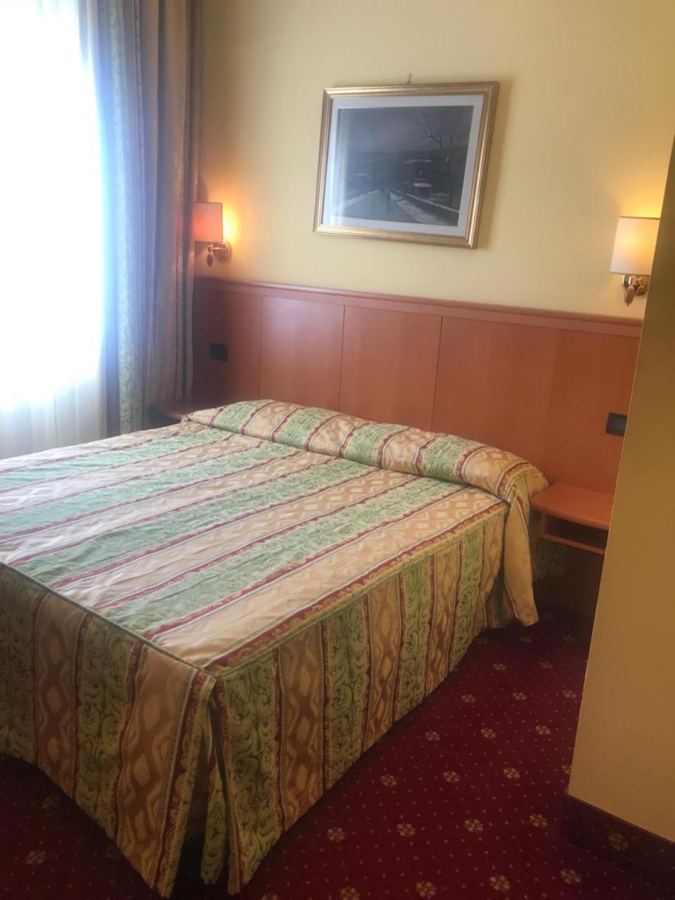 Hotel Cinzia Ristorante Christian E Manuel Vercelli Dış mekan fotoğraf